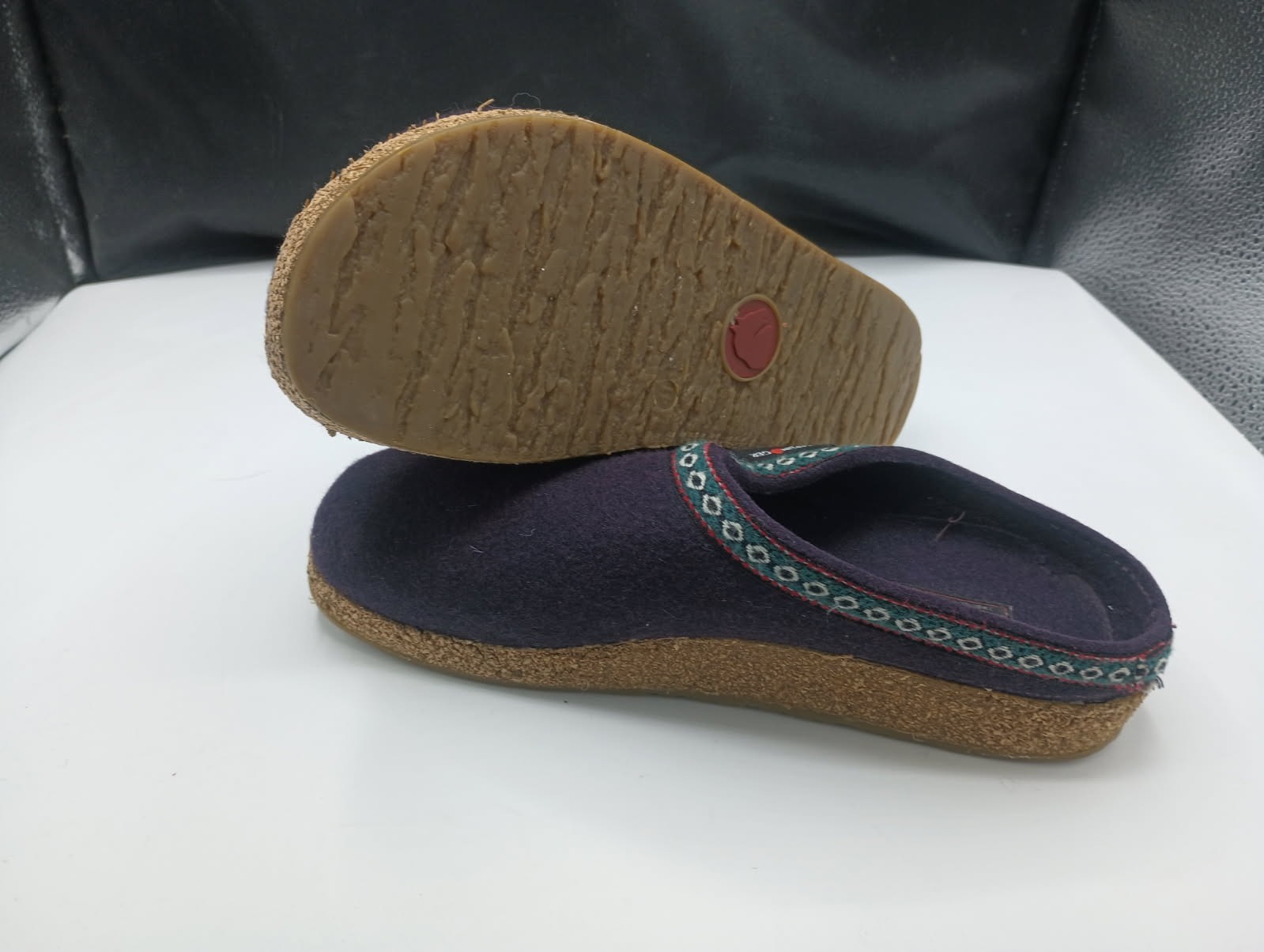 HAFLINGER – Women’s Grizzly Slippers, Eggplant, 7.5 Womens (Moderate Wear)