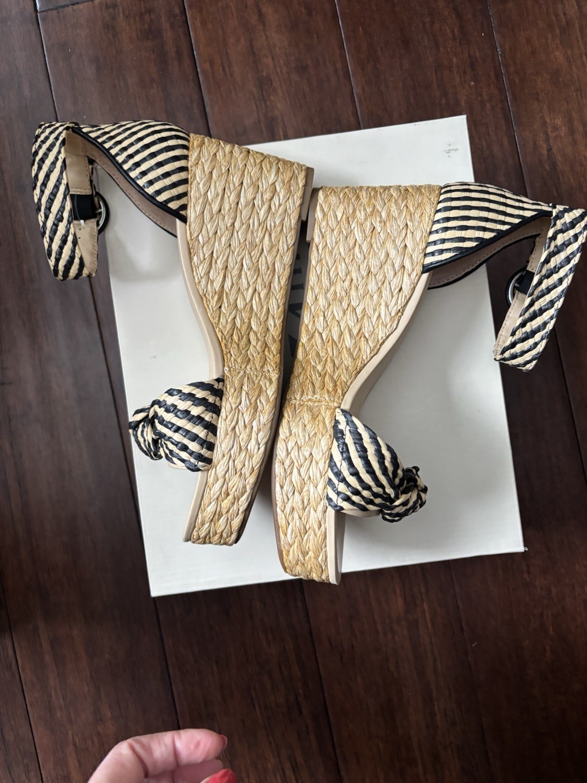 On 34th Women’s Nihari Knot Wedge Sandals nwt