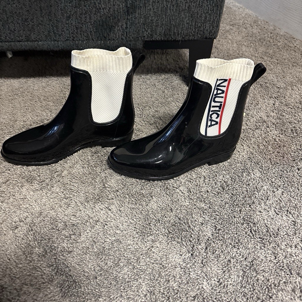 Nautica Women’s Black/White Ankle Rain Boots Pull-On Rubber Logo Round Toe