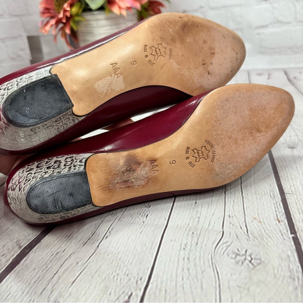 Amalfi low heel leather pump dress shoe womens 9 AAA Burgundy Silver snakeskin