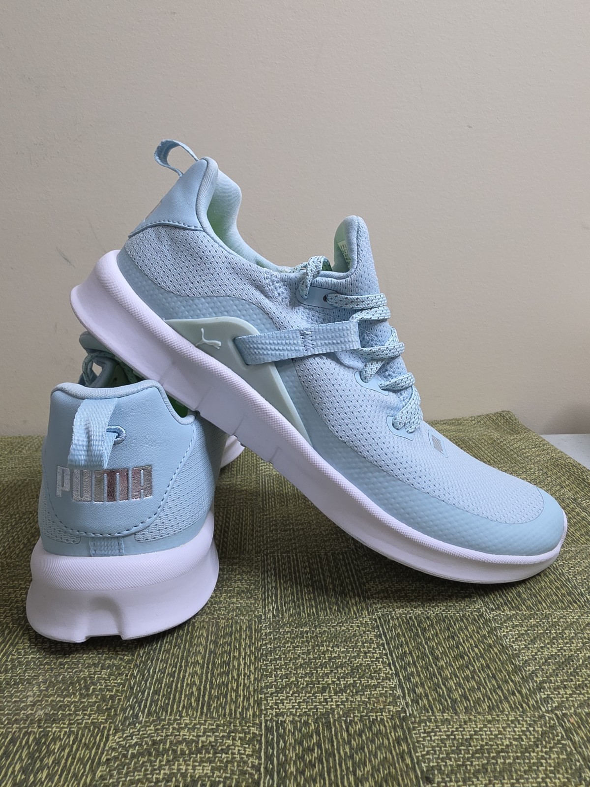 PUMA Light Blue Lace Up Memory Foam Golf Shoes. Ladies Sz 8
