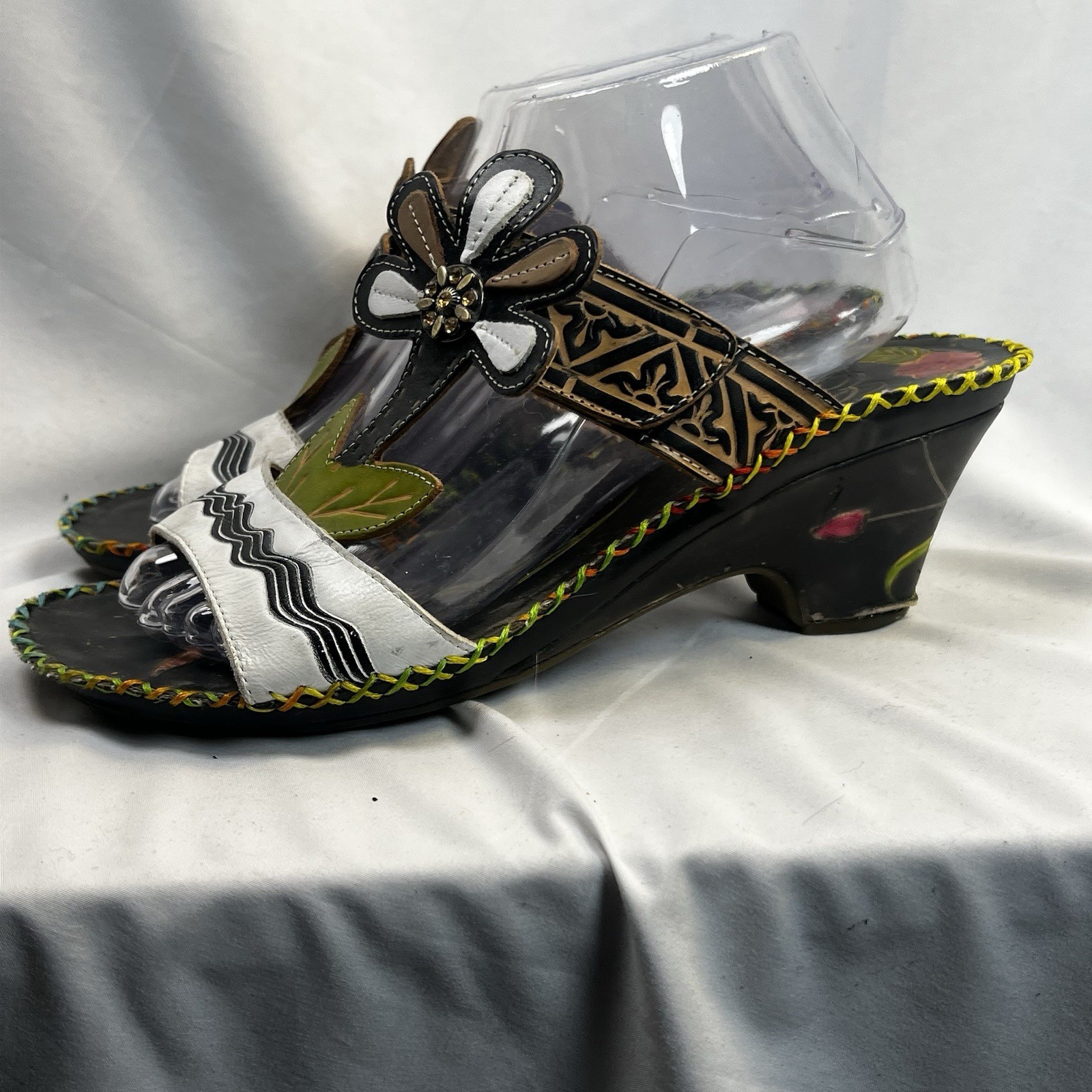 Elite by Corkys Kalua Floral Leather Sandal Size 10 Black Green White Brown