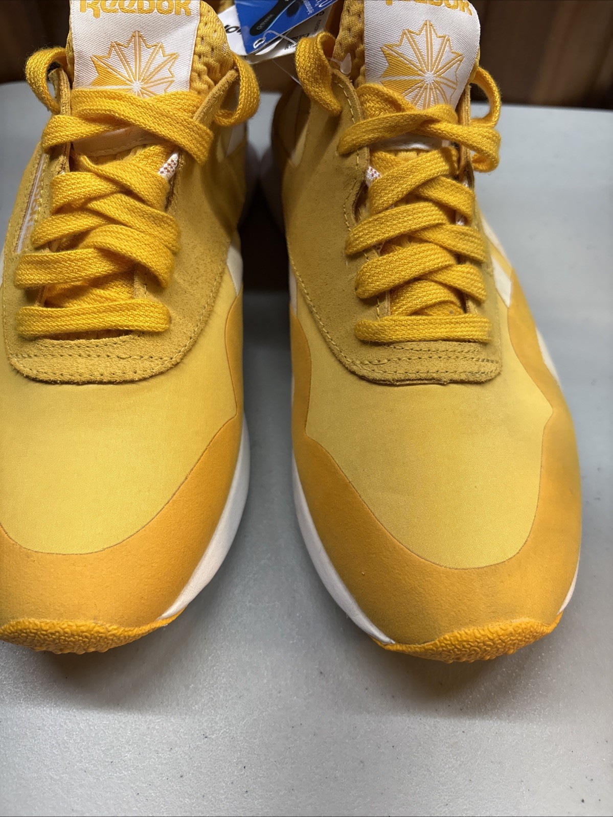 Reebok Classic Nylon SP Sneaker Women’s Size 8.5 Athletic Shoes Casual Yellow