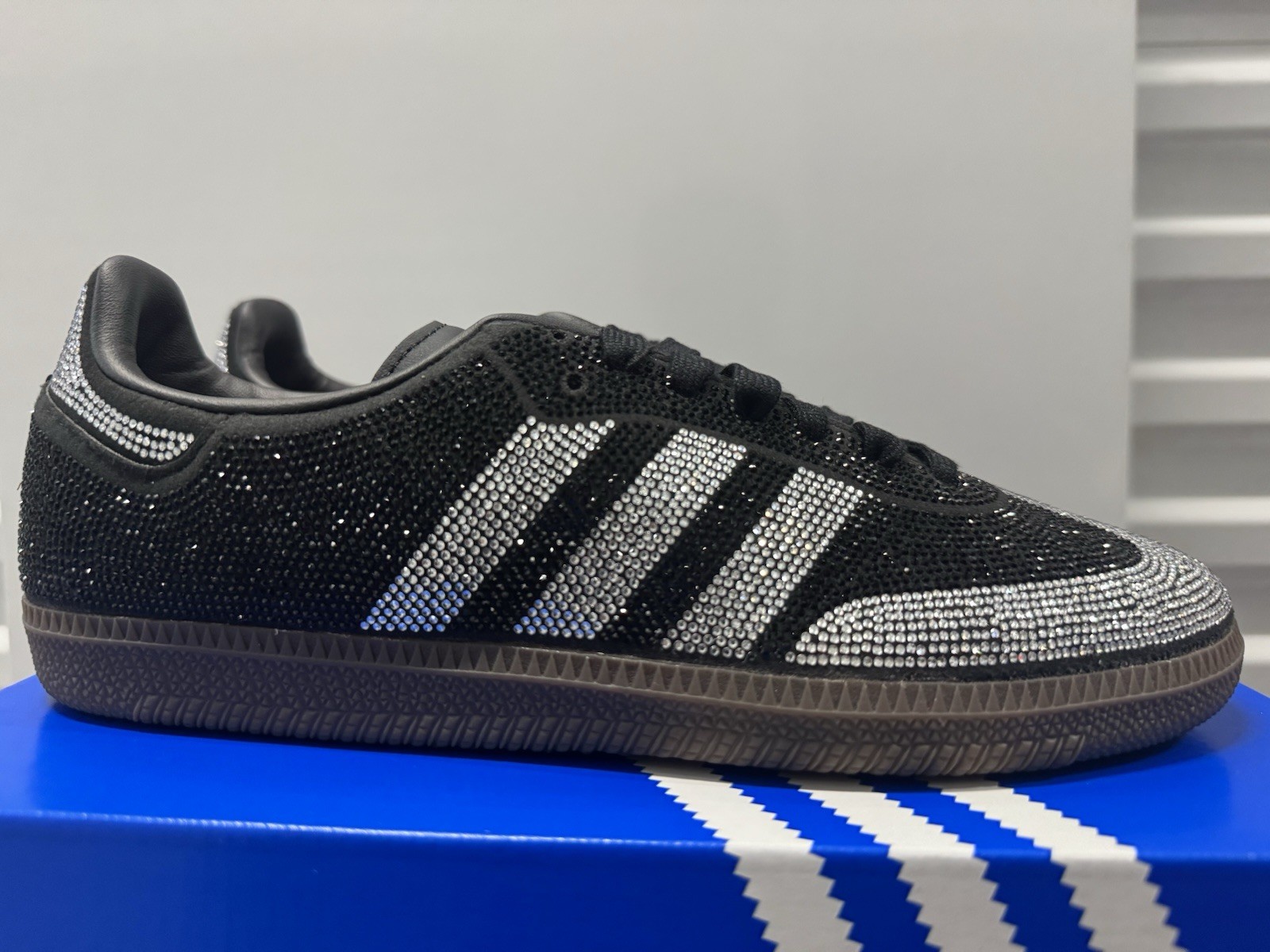 Women’s Size 9 adidas Originals Samba OG Rhinestone Core Black IH9052 New