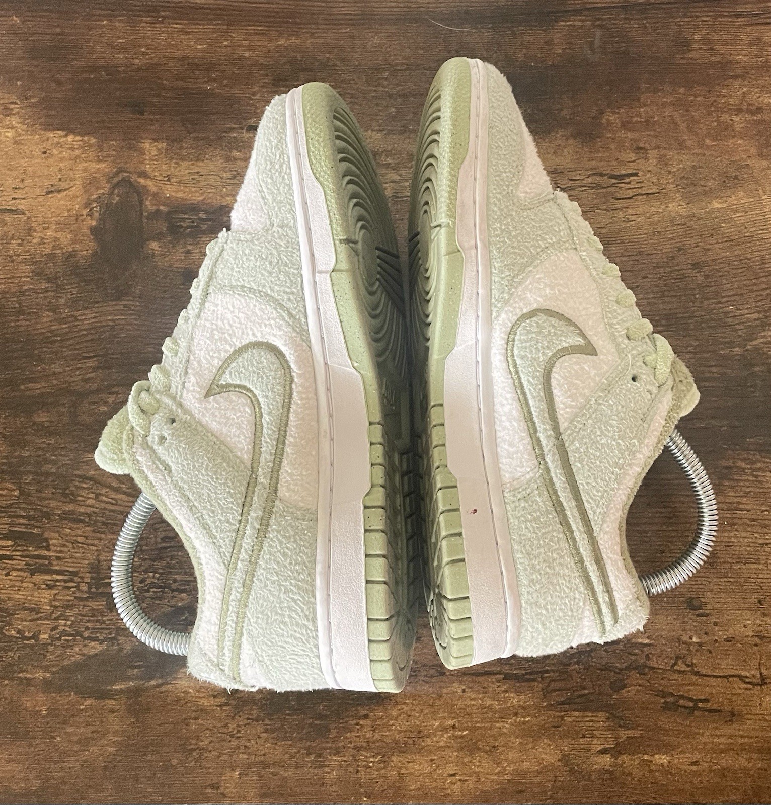 Nike Dunk Low Women’s Size 7.5 – SE Fleece – Honeydew 2022