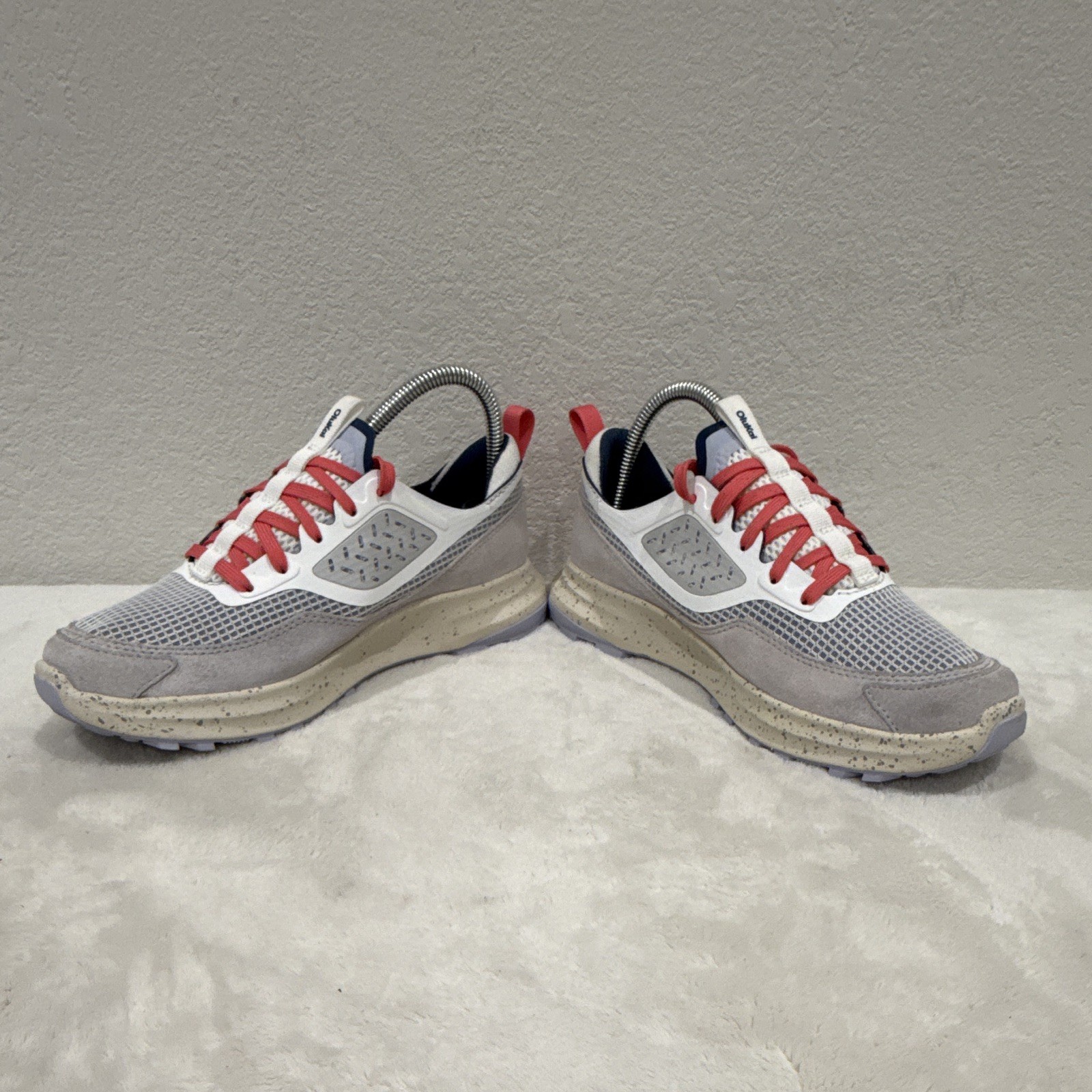 OluKai Mākiki Women’s Sz 7 Mesh Lace-Up Low Top Sneakers Gray/White/Red Rubber