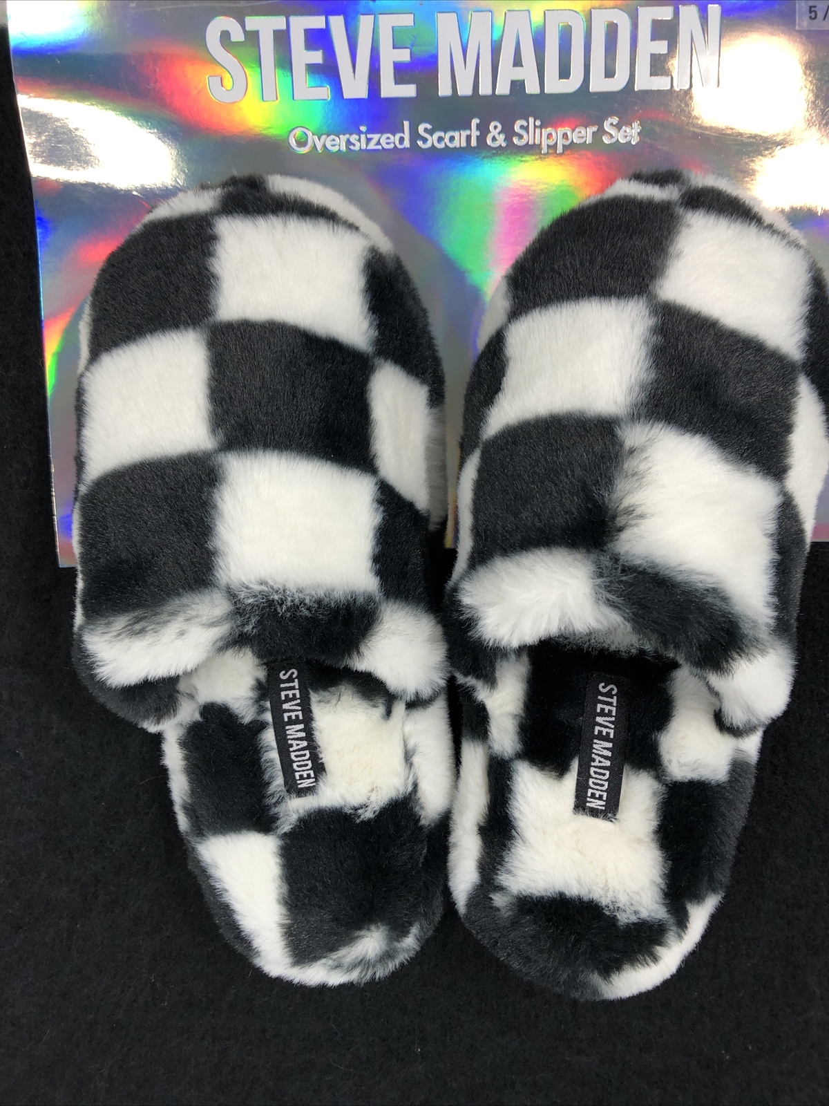 Steve Madden Checked Slipper and Oversized Scarf Wrap Set Small Size 5/6