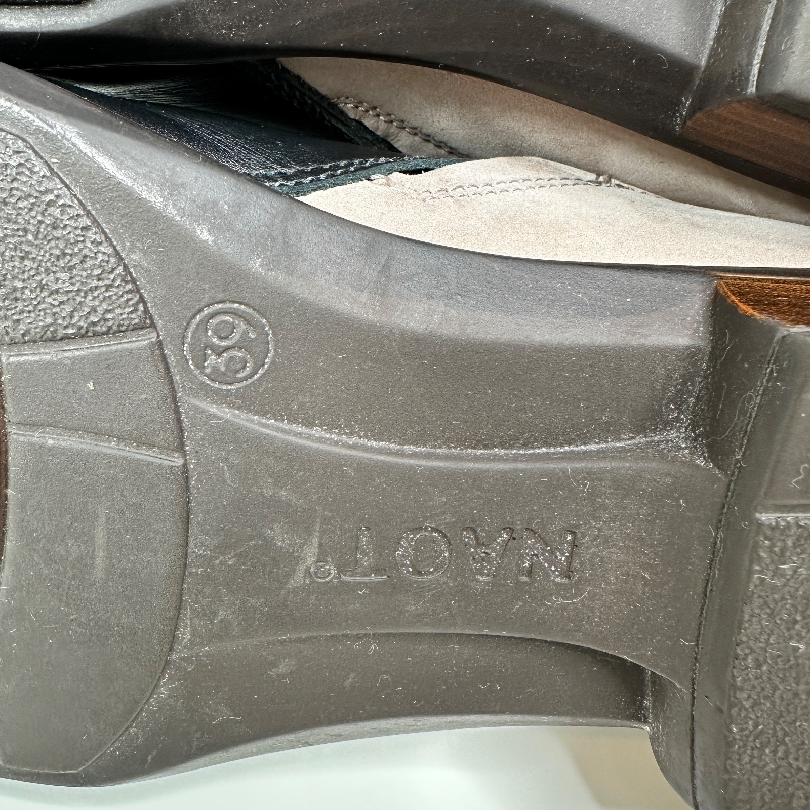 Naot Kamsin Transitional Bootie Cutout Leather Black/Stone Luggage Women’s EU 39