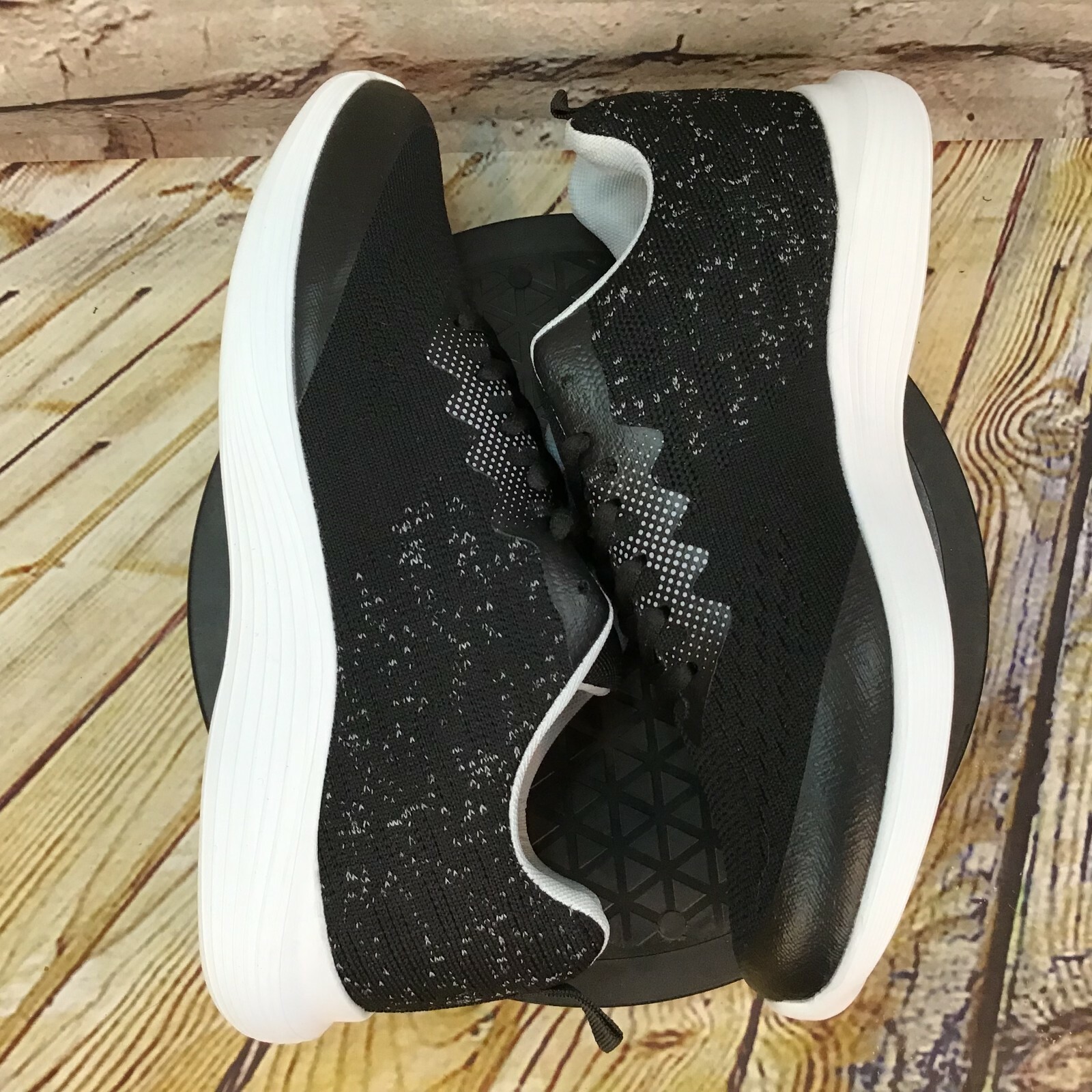 Vepose New York Women’s Black Super Lightweight Mesh Comfort Control Sneakers 8