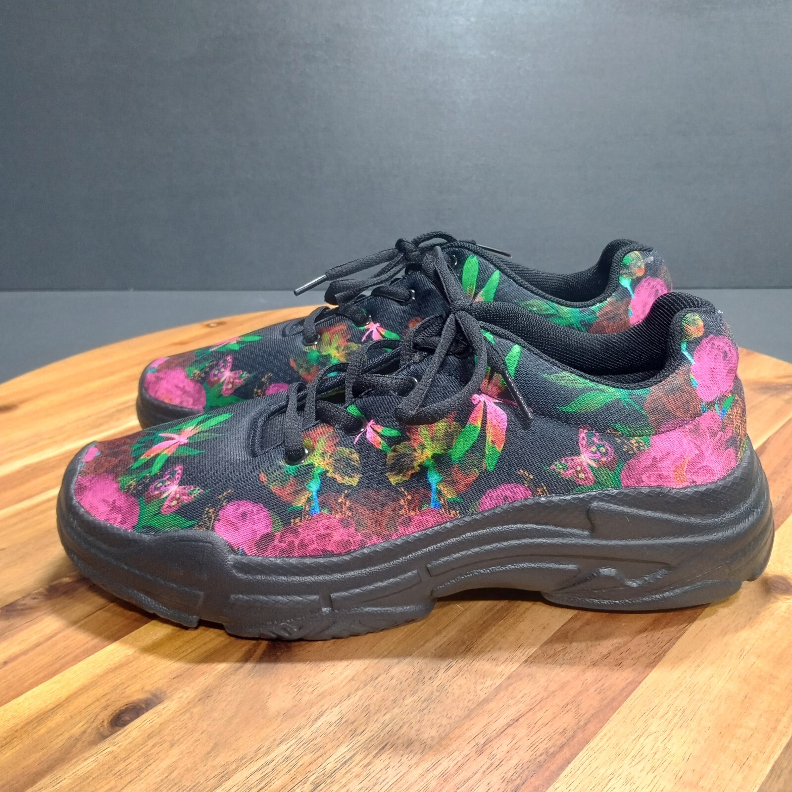 Yes We Vibe Sneakers Shoes Womens Sz 7 M Floral Butteryfly Lace Up Colorful