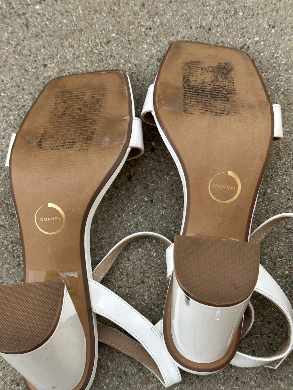 Journee Women’s Tivona Block Heel Dress Sandal White Size 8.5 MSRP: $108