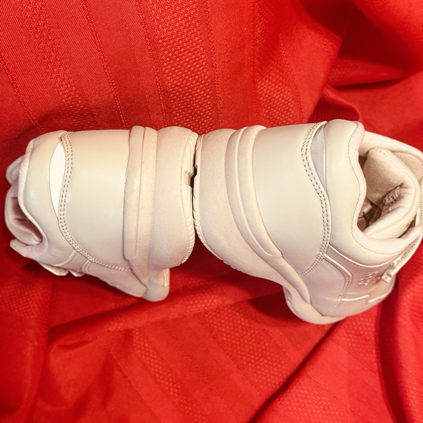 PROPET … Tour Walker Double Strap Walking Shoe … Beige … Woman’s Size 5.5 … NEW