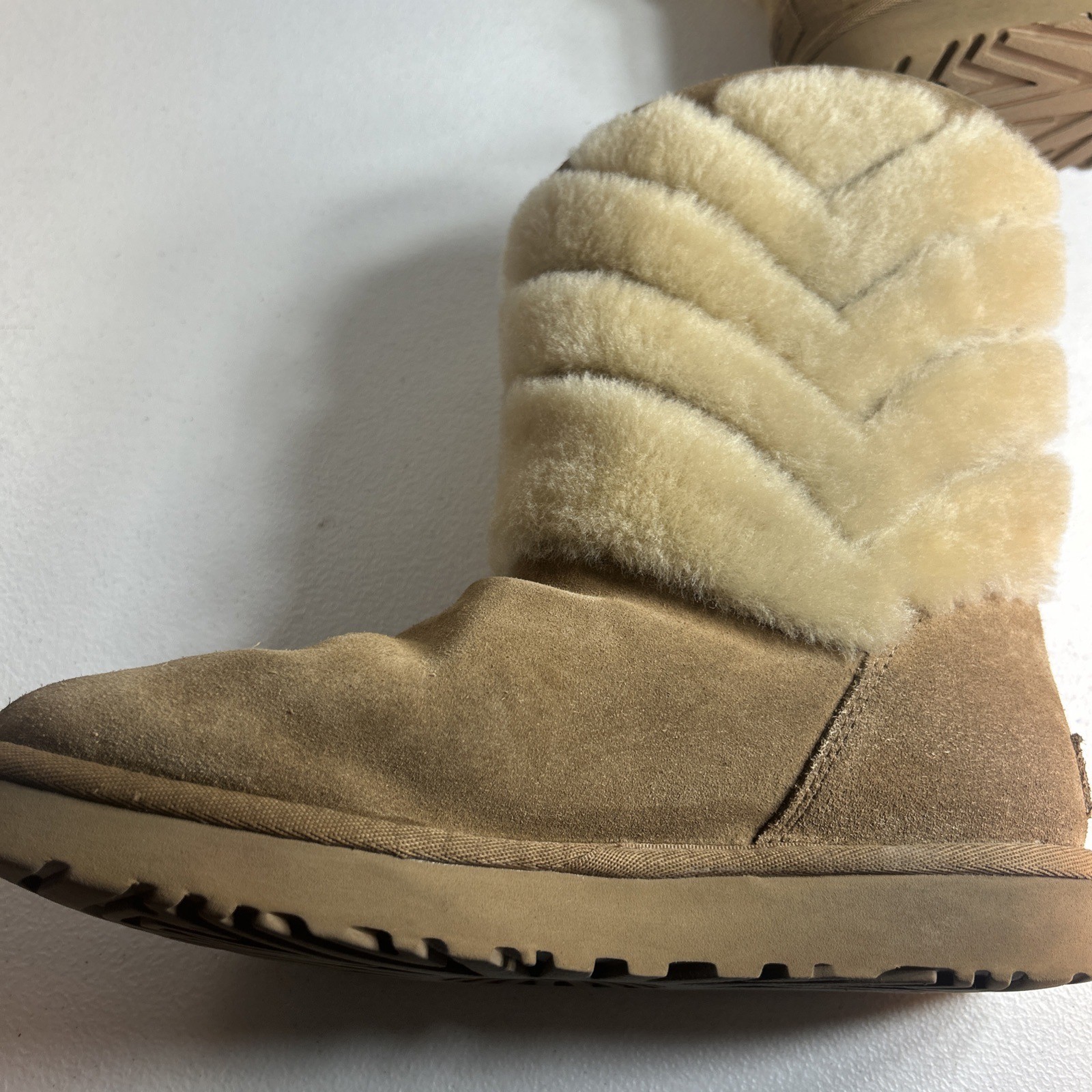 UGG Tania Boots Womens Size 7 Suede Sheepskin Chestnut Mid Calf Fur