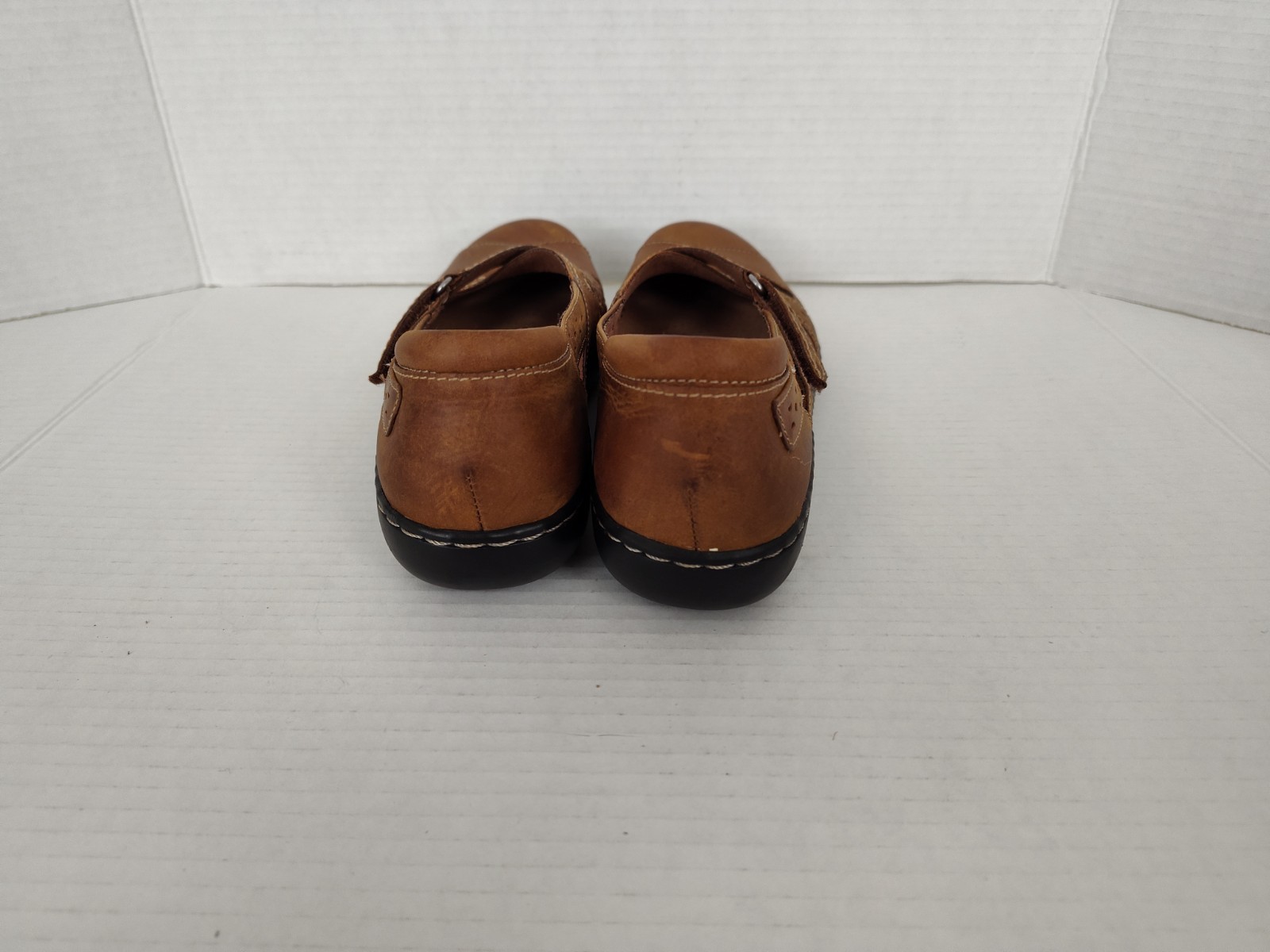 Clarks Womens Size 10N Ashland Leather Slip-On Casual Shoes Brown