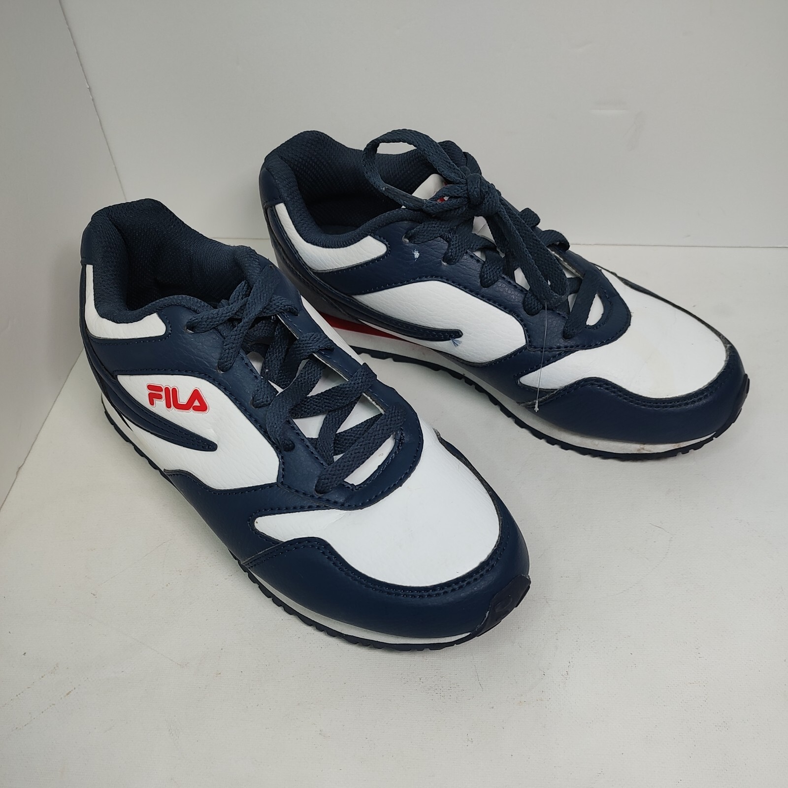 Fila White Tennis Shoes Sneakers Size 5.5