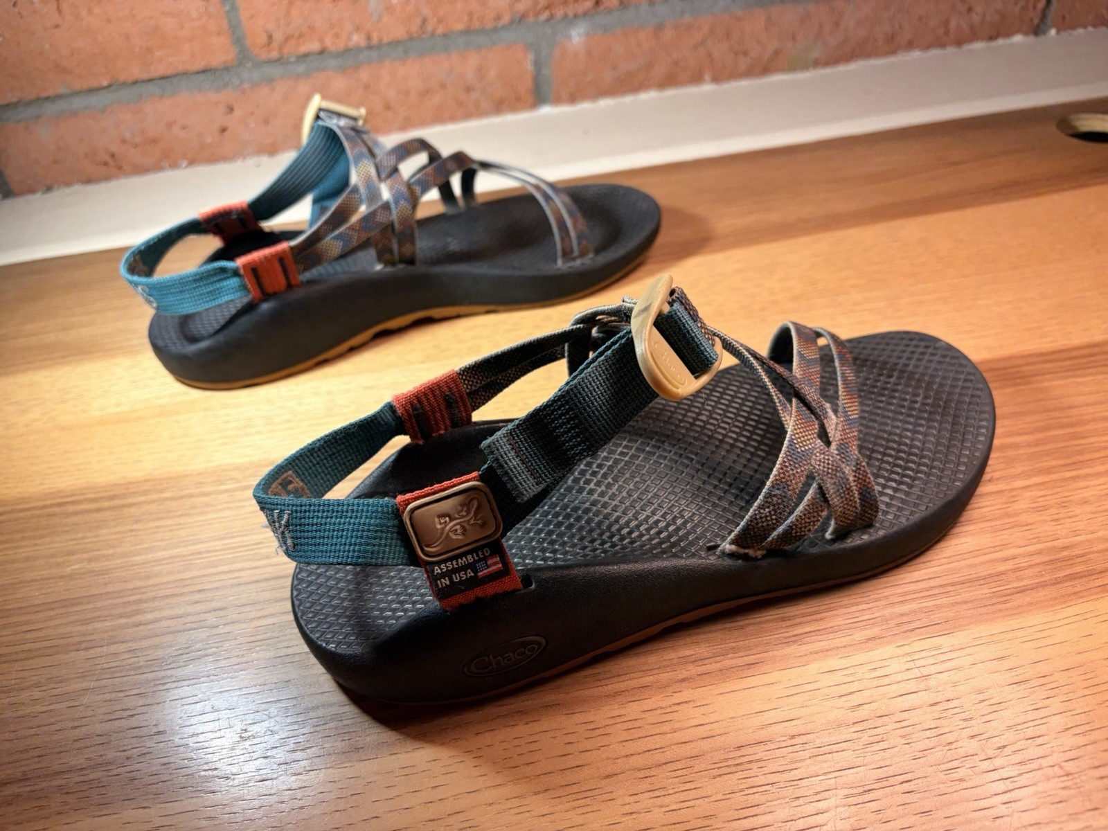 Chaco «Jesus Freak» Z/X2 Classic Sandals Multicolor Women Sz 9 Assembled In USA