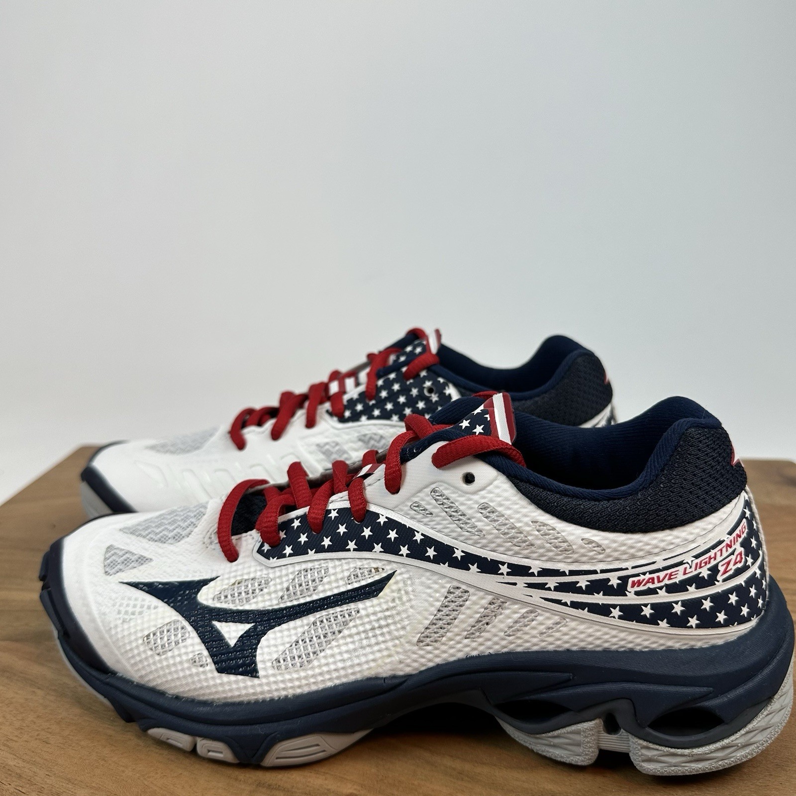 New Women Mizuno Wave Lightning Z4 Volleyball Sneakers Shoes Size 6 M