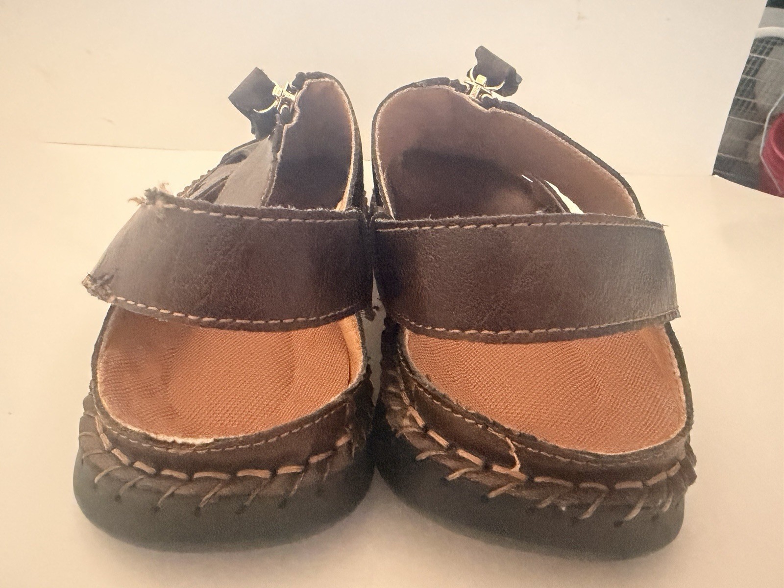 Leather Sandals Men’s 7.5 Women’s 9