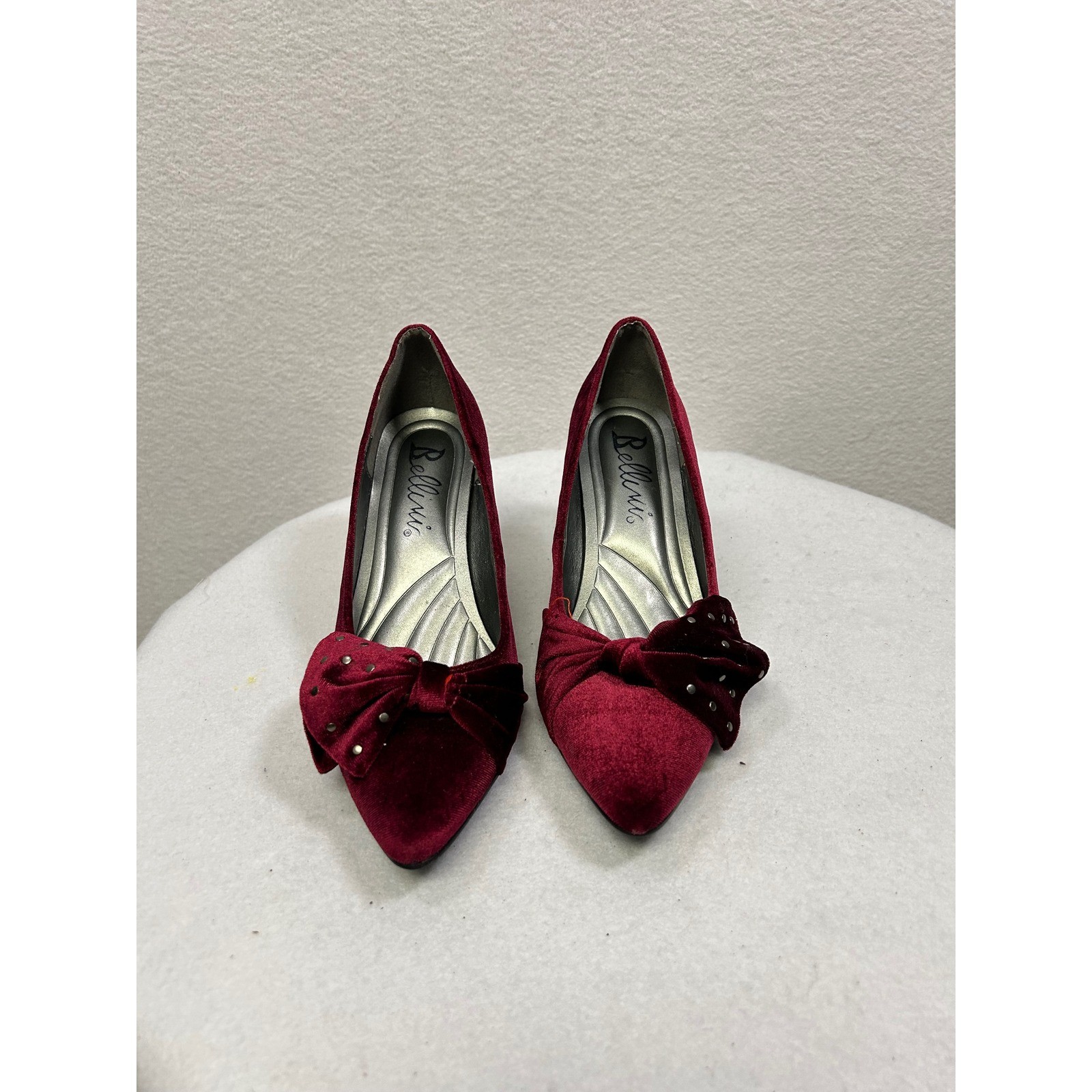Bellini Charm Stud Pumps Womens 7.5M Burgundy Velvet Bow Kitten Heel Shoes