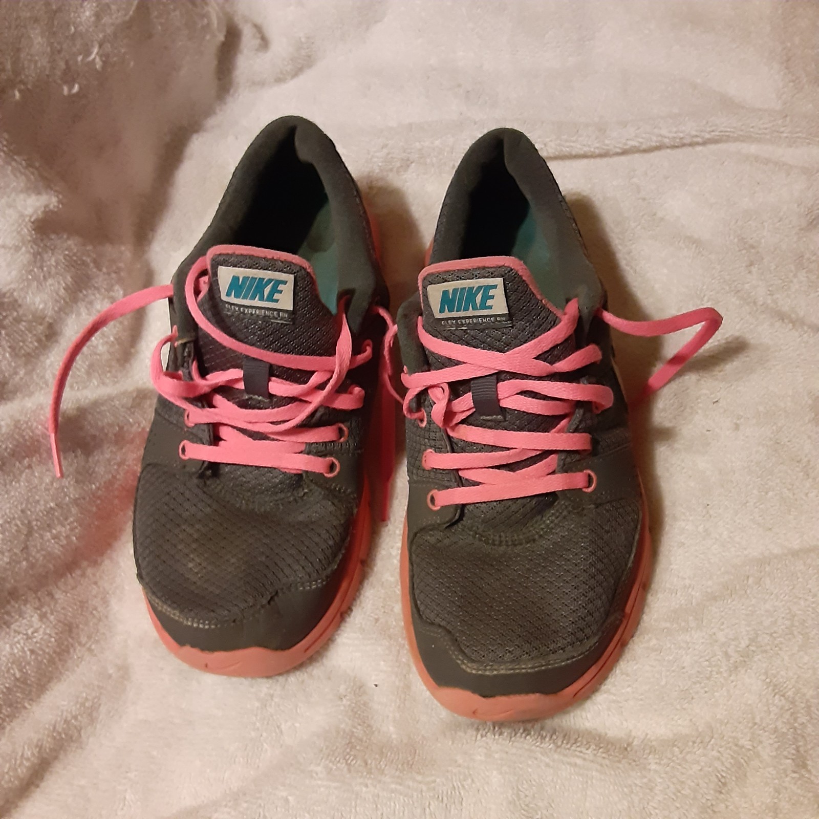 Nike Flex Experience RN Gray Pink Womens US Size 8 525754-007 Running Shoes