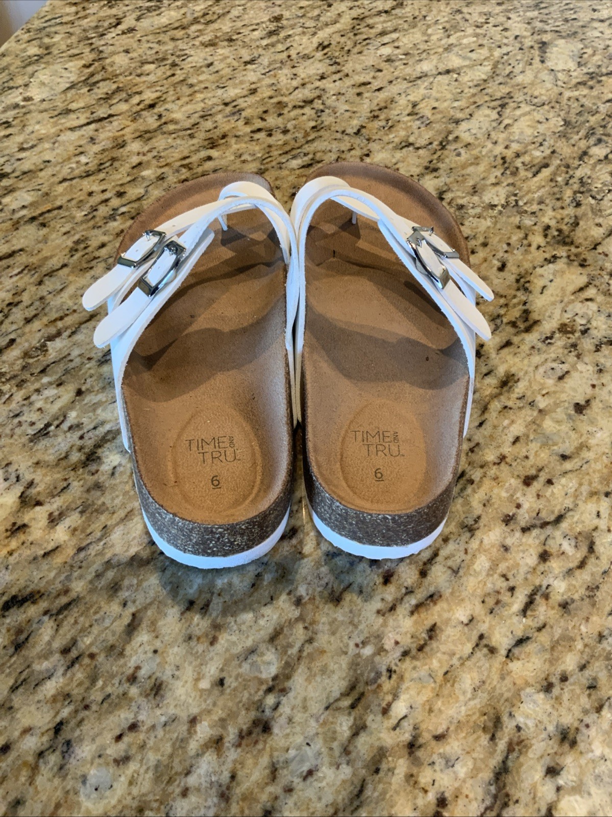 Time and Tru Flats Thong Sandals White Slip Ons WMTT40AM315 Women’s Size 6 ~ EUC
