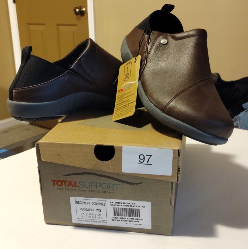 New Spenco Brooklyn Convert SP1007CHO Womens 7D Brown Lifestyle Shoes Slip-on