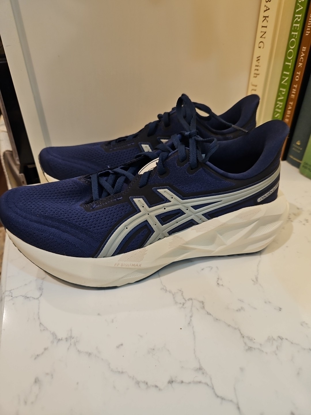 ASICS NOVABLAST 5 ASCIS TRACK CLUB INDIGO BLUE & SEAL size 10 Women’s 1012B811
