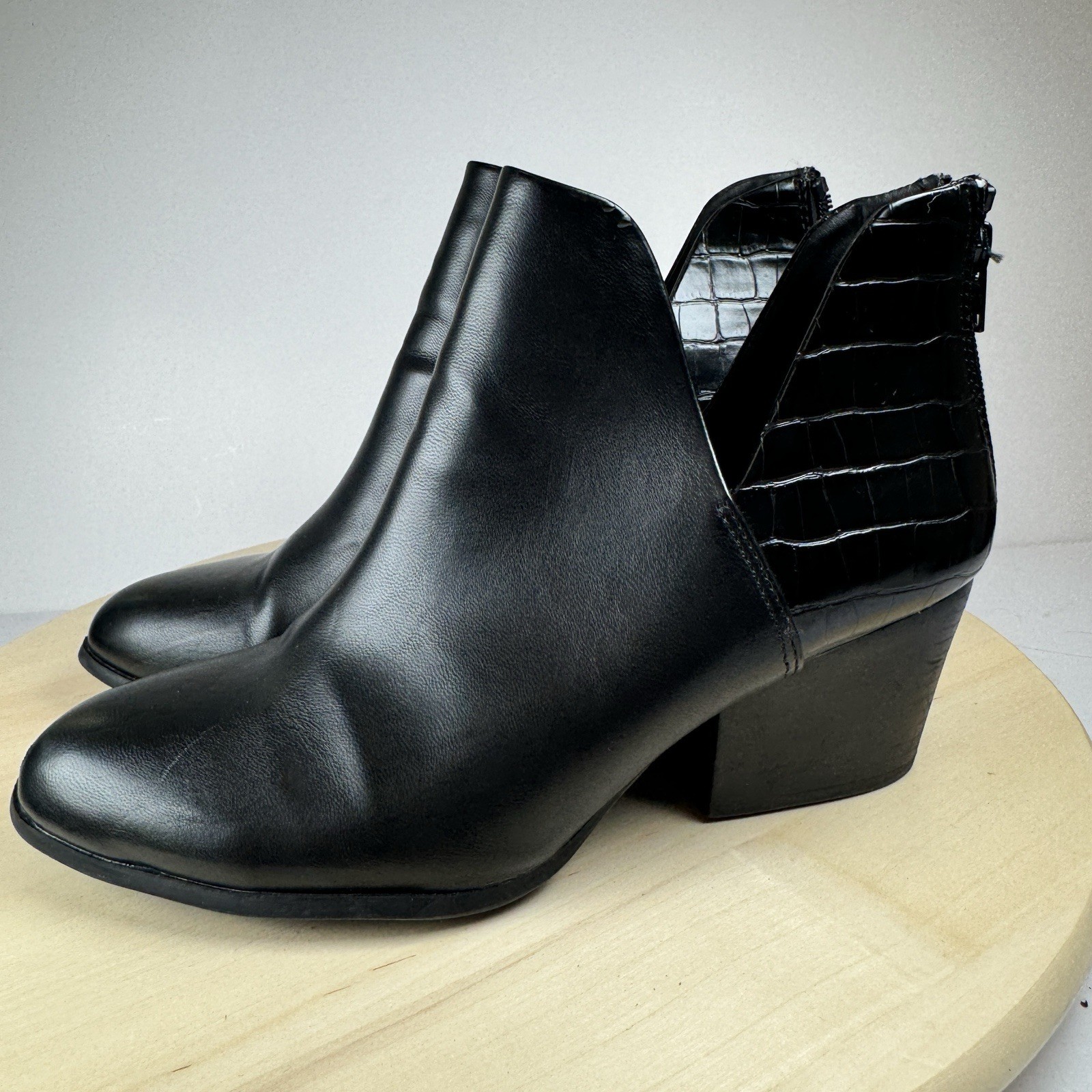 SO Black Faux Leather Croc Back Ankle Barb Boots Size 9 Block Heel Booties 2.5in