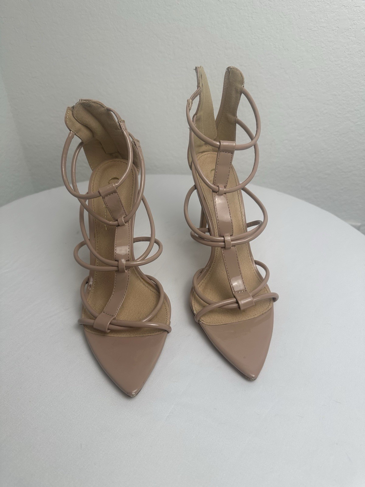 VANiTA Women’s Beige Patent Leather Strappy Pointed Toe Stiletto Sz 8