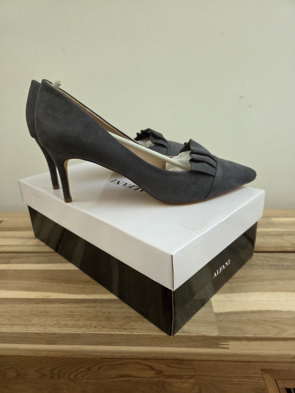 Journee Collection Women Marek Stiletto Heel Ruffled Pump Heels Size US 9M Grey