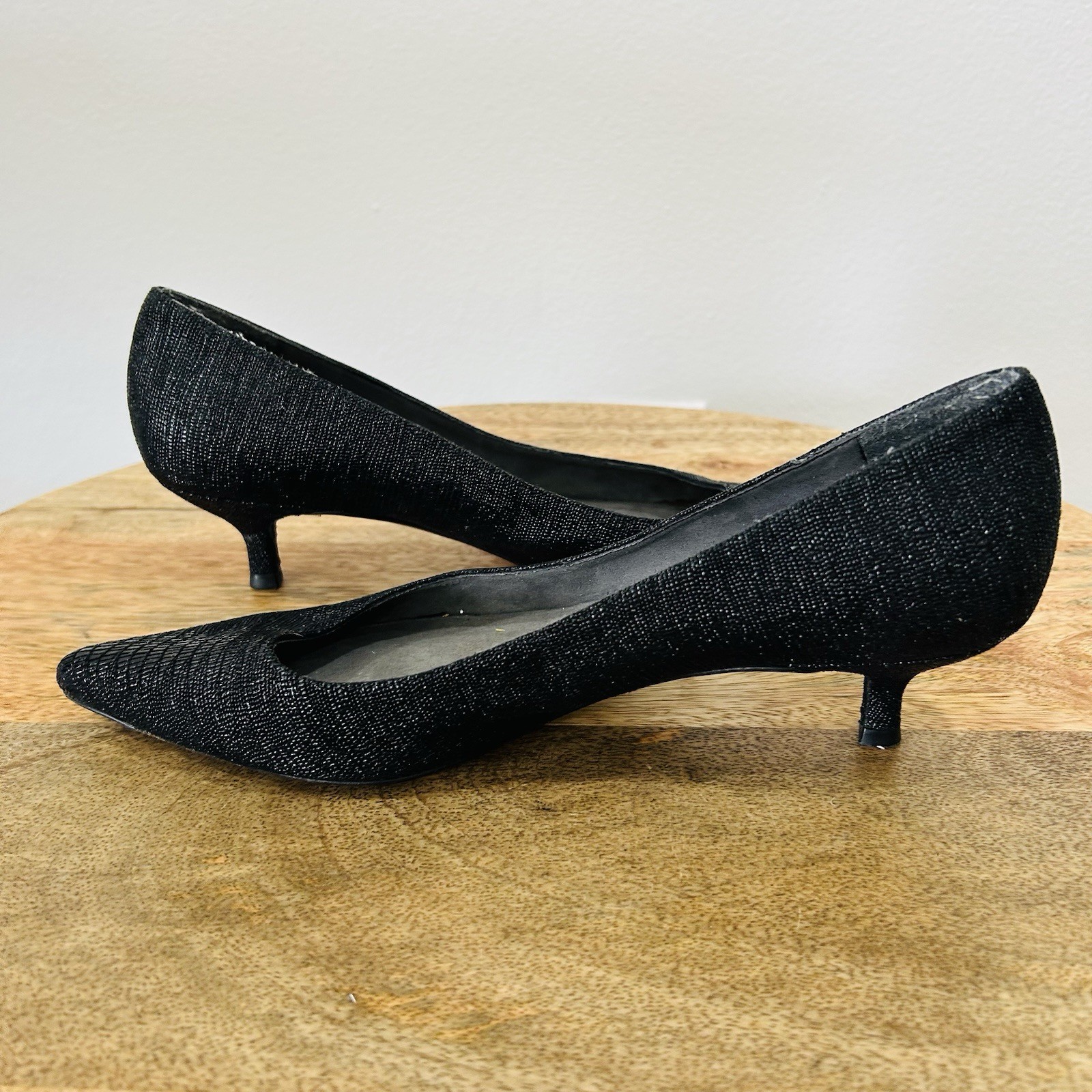 Vintage 1990s Black Stuart Weitzman Textured Poco Kitten Heels Size 8.5