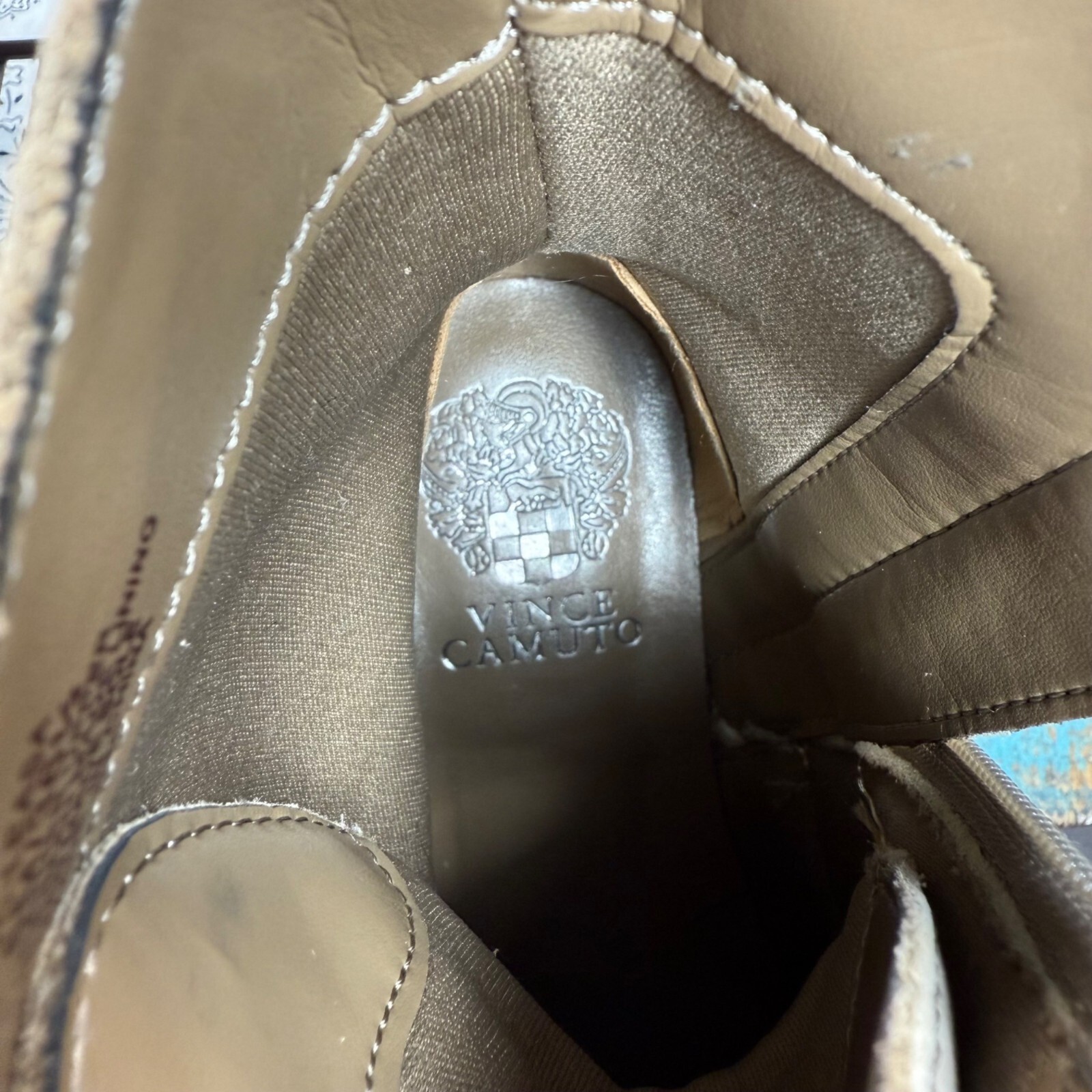Vince Camuto LEASA Beige Suede Lace Up/Zip Lug Sole Combat Boots Size 6M Worn 1X