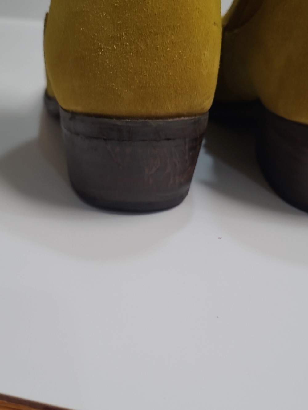 Zigi Artisan Mireya Lizard Embossed Western Yellow Suede Ankle Boots – Size 8.5