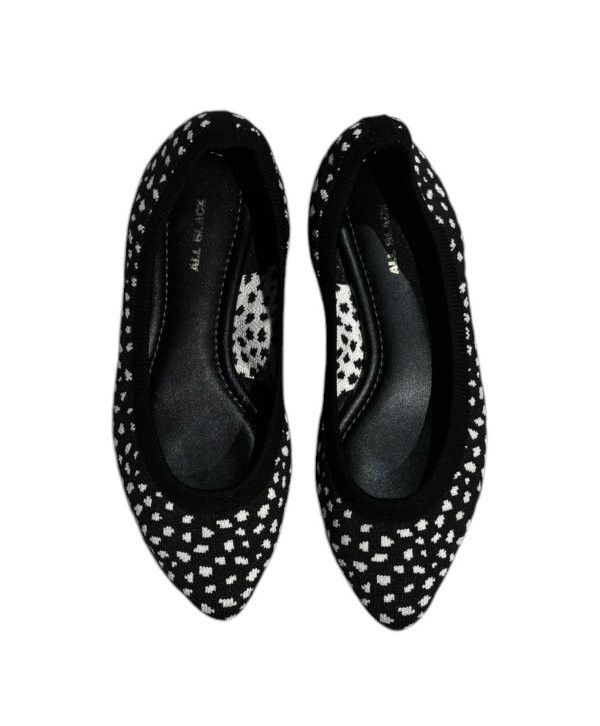 ALL BLACK US women’s 6 6.5 EU 36 White Knit Pointed Toe Comfort Ballet Flats