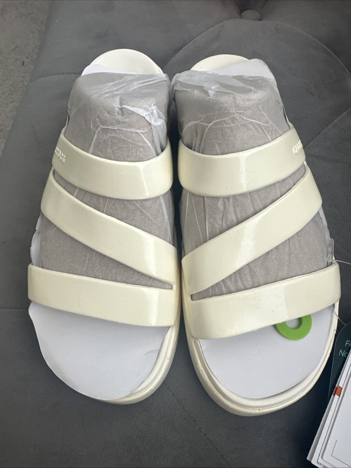 NWT Crocs Getaway Patent Strappy Slides, Cream/ Pale Yellow, Women’s Size 8