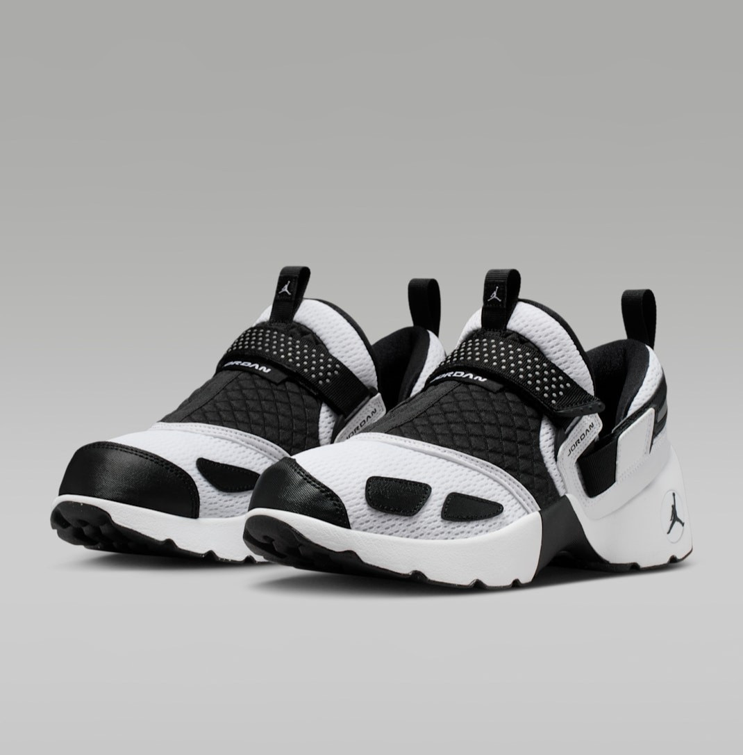 NIKE Women’s Jordan Trunner LX HQ2164-100 White Reflective Silver Black