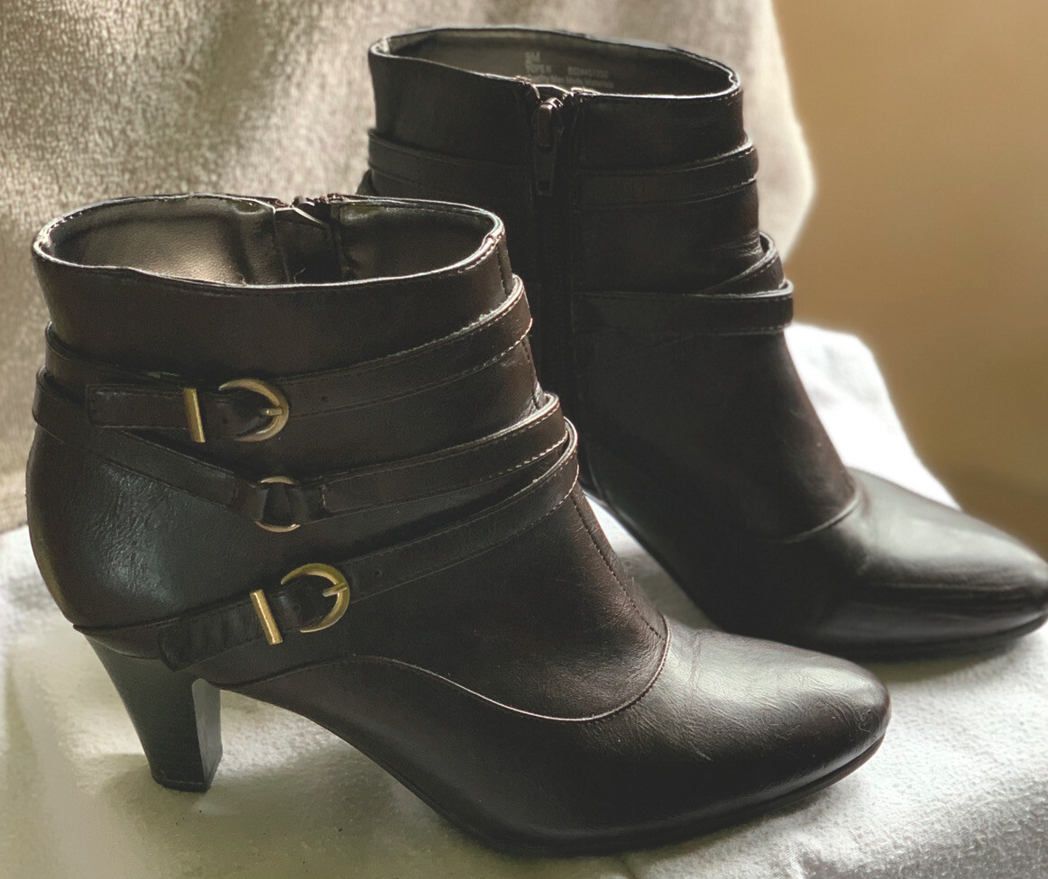 Naturalizer Yope N Brown Mokka Ankle Booties Side Zipper Straps Buckle 9M
