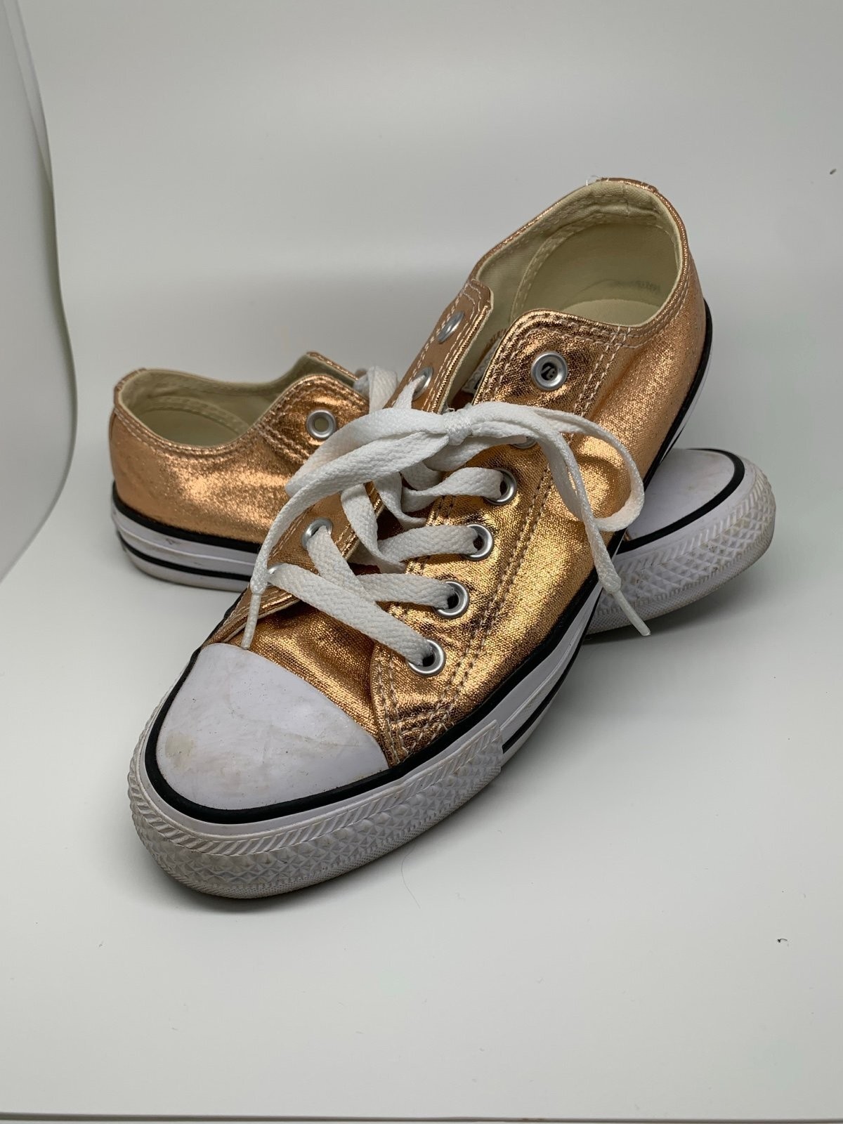 Converse All Star Low Top Sneakers in Metallic Rose Gold, Women’s Size 7