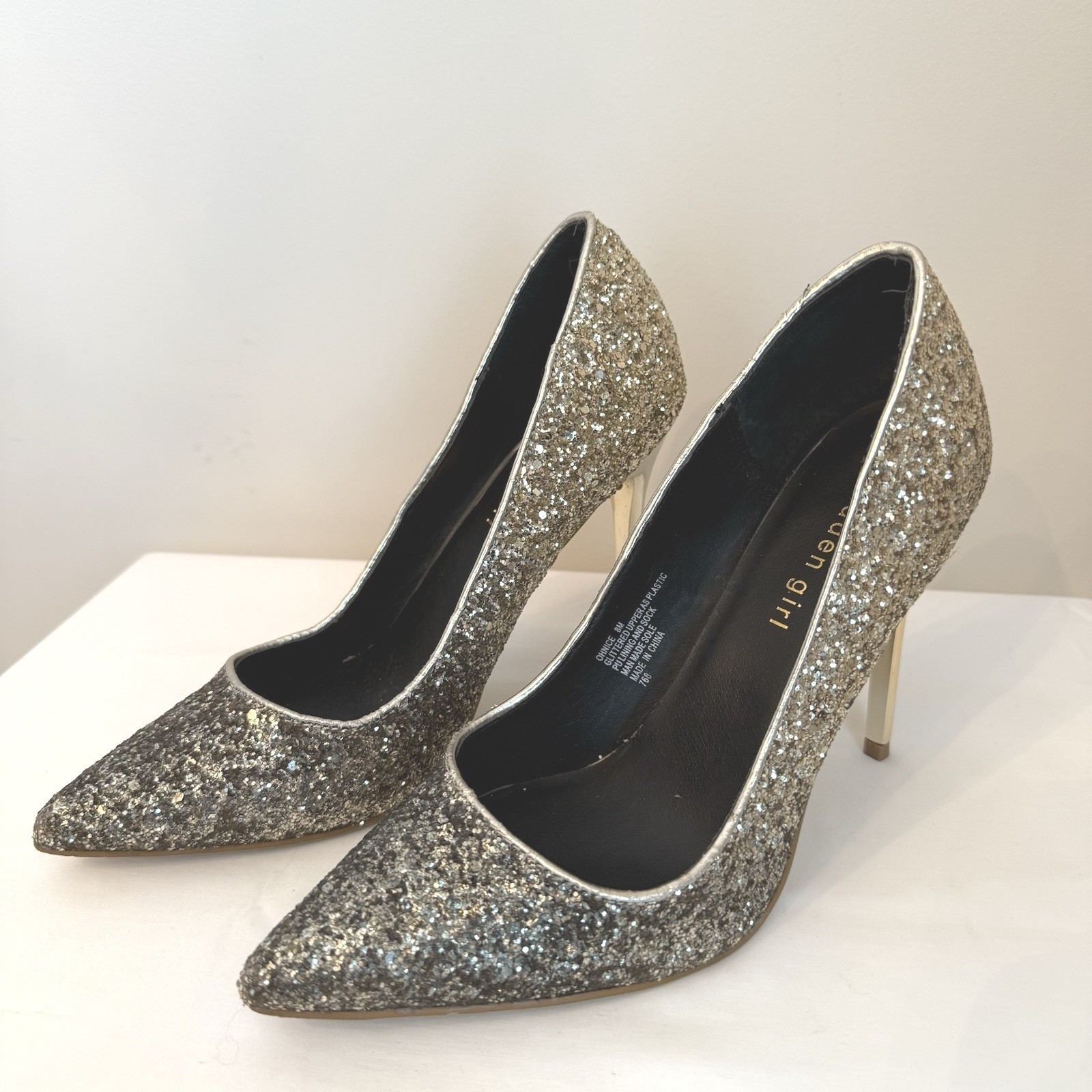 Madden Girl Gold Glitter Stilettos Shoes Sz 8 Med Width 4″ Gold Heel Good Cond