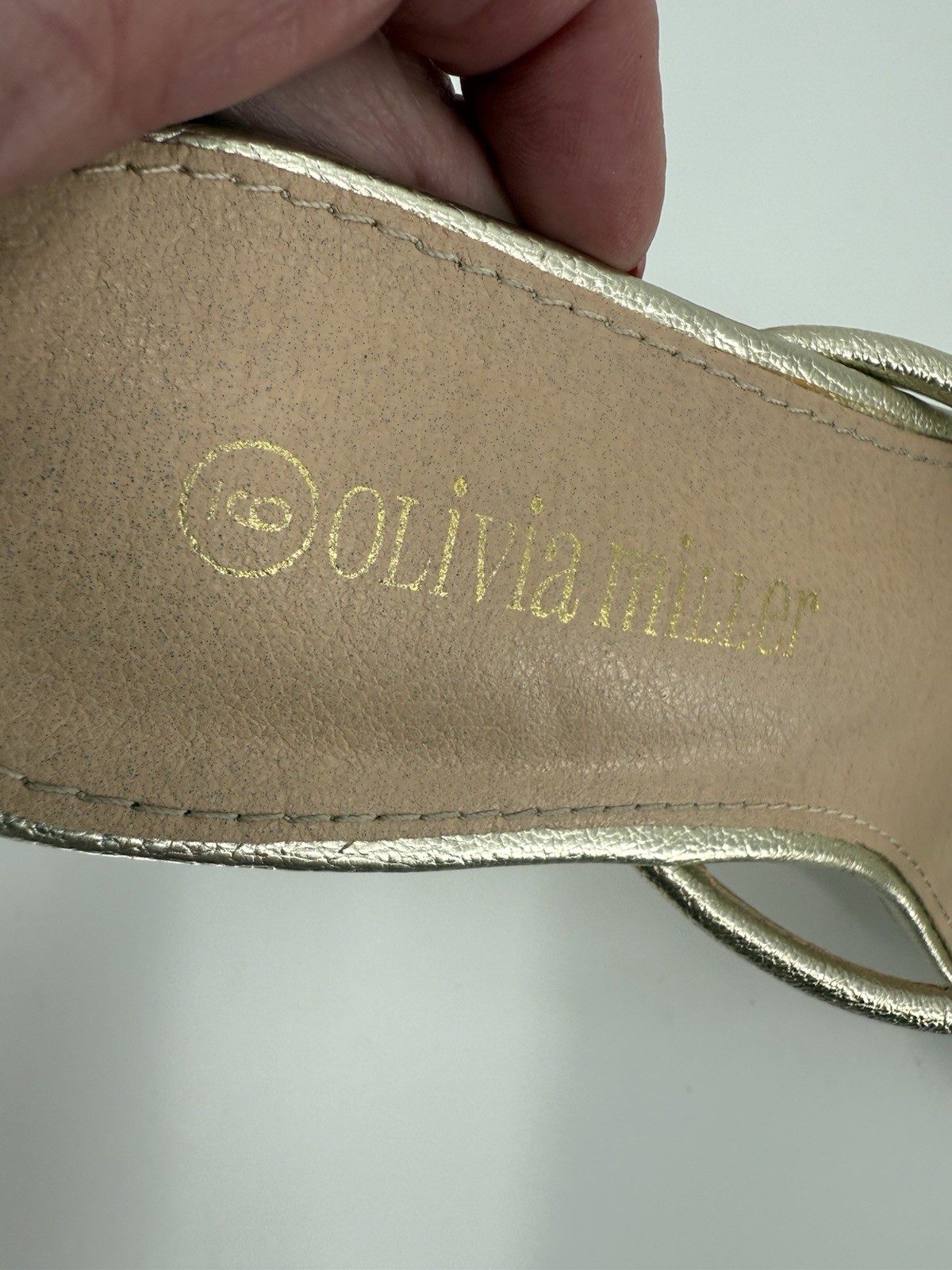Olivia Miller Women’s Emerald Gold Metallic Sandal Block Heel Size US 9