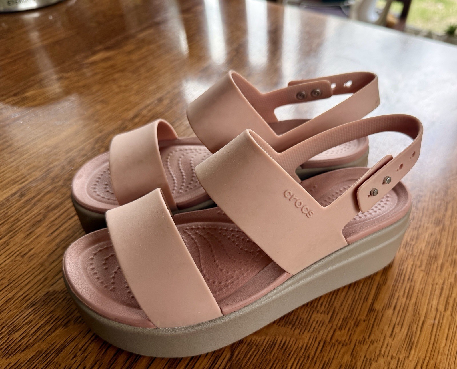 Crocs Brooklyn Low Womens Wedge Sandals Sz 5 W Punk Leather Platform Slingback