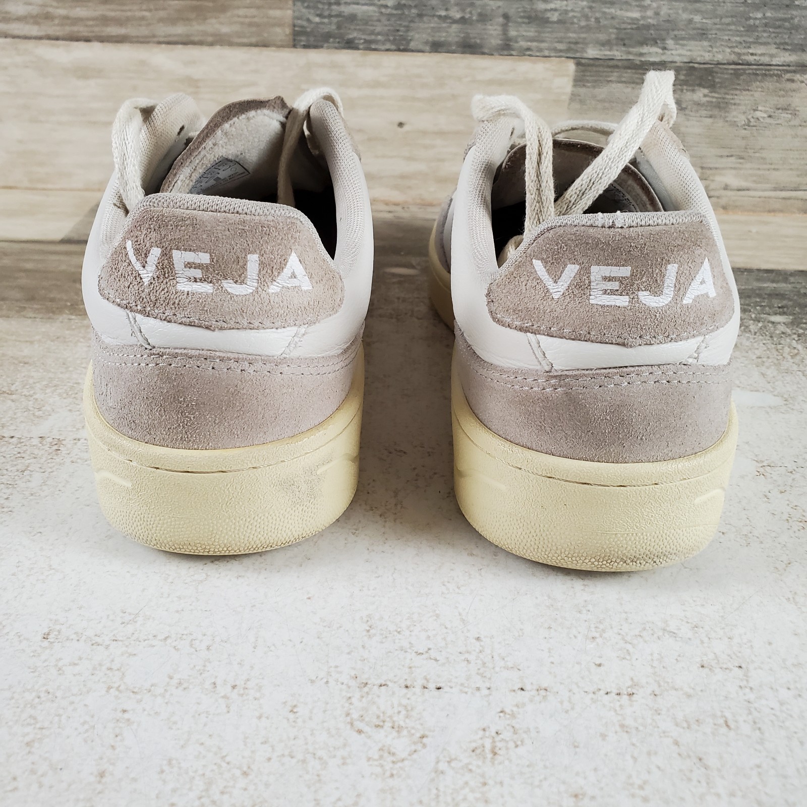 Veja V-90 O.T. Leather Womens Shoes Sz 7 Low Top Lace Sneakers