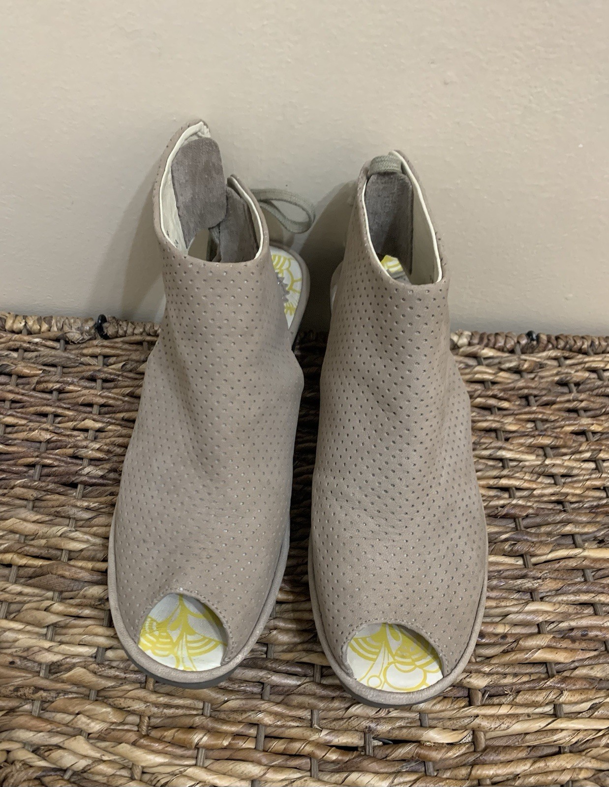 FLY LONDON YPUL WEDGE SANDAL TAUPE CUPIDO 8.5 comfort city going out preppy
