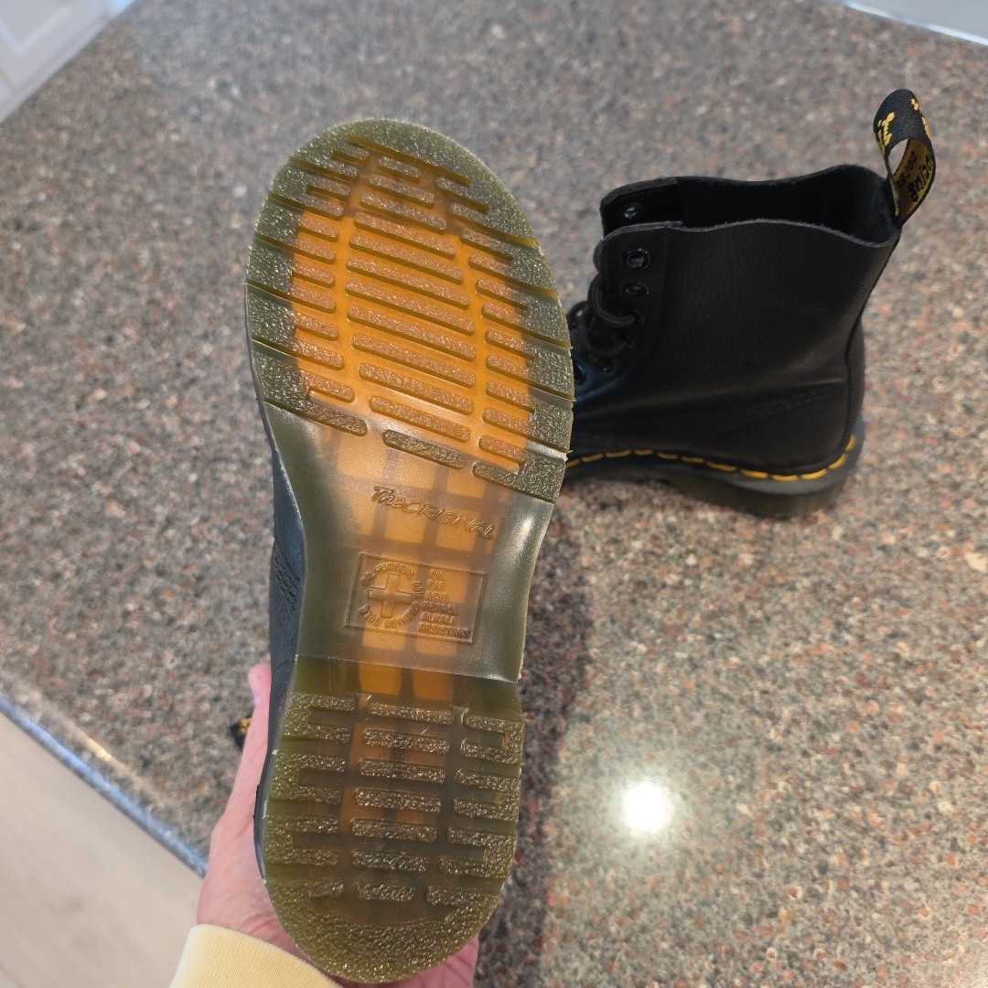 Dr. Martens Pascal 1460 Black Soft Pebbled Leather Boots Wmns Sz US 7 New Combat