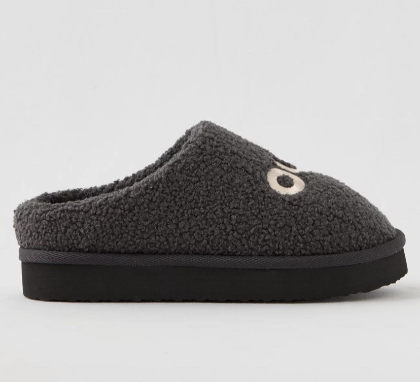 AERIE Women’s Soft Comfortable Grey Sherpa Scuff Slippers sz 7 NWT