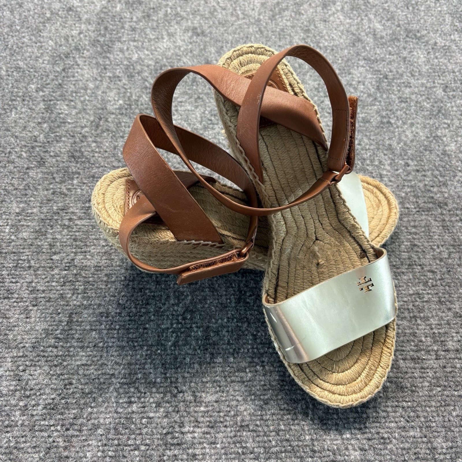 Women’s Tory Burch Real Leather Women’s Size 9 Beige and Brown Heels 0646