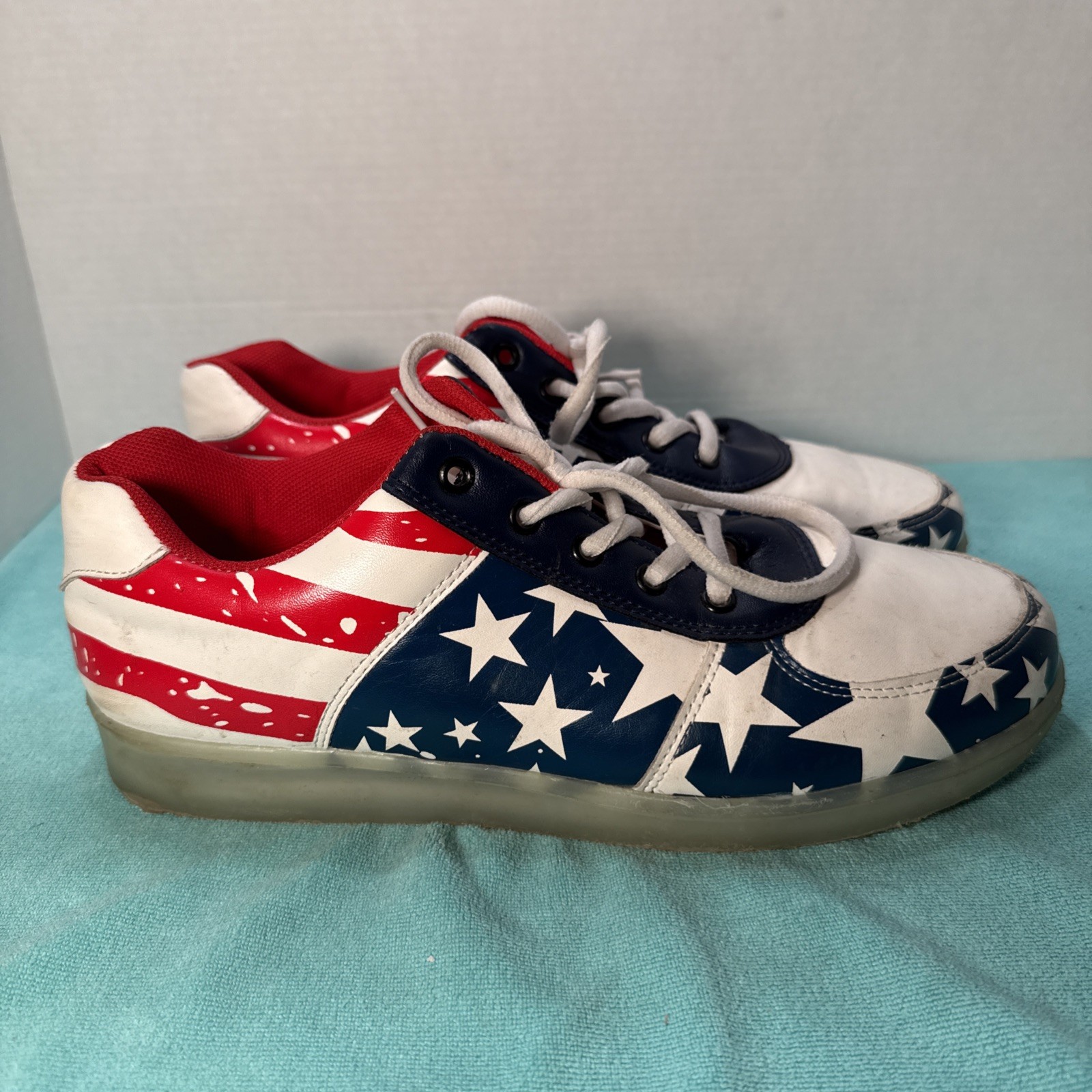 uruoi Light Up Shoes USA American Flag LED Sneakers Size 9.5 Comes w/Charger