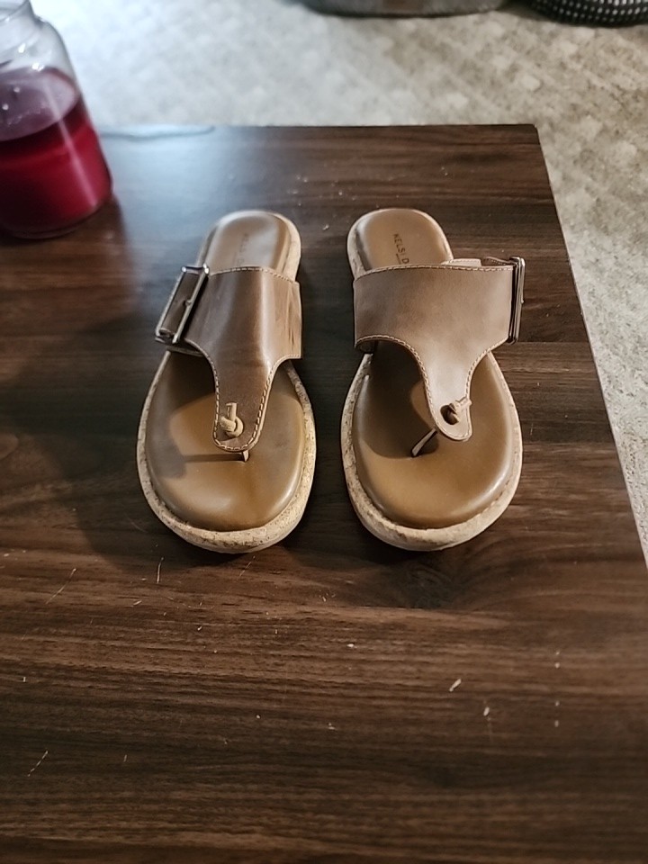 Kelsi Dagger Theory Thong Sandals Women’s 8.5M Brown Camel Leather
