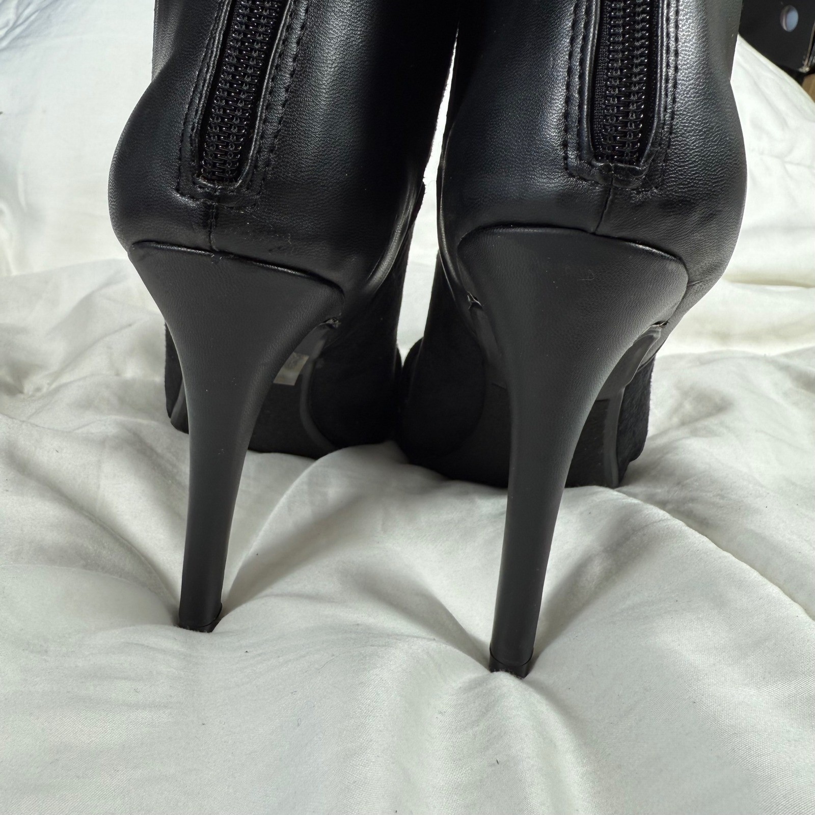 NIB Paprika Ainsley Black Cutout Ankle Boots Stiletto Heel Women’s Size 8.5M