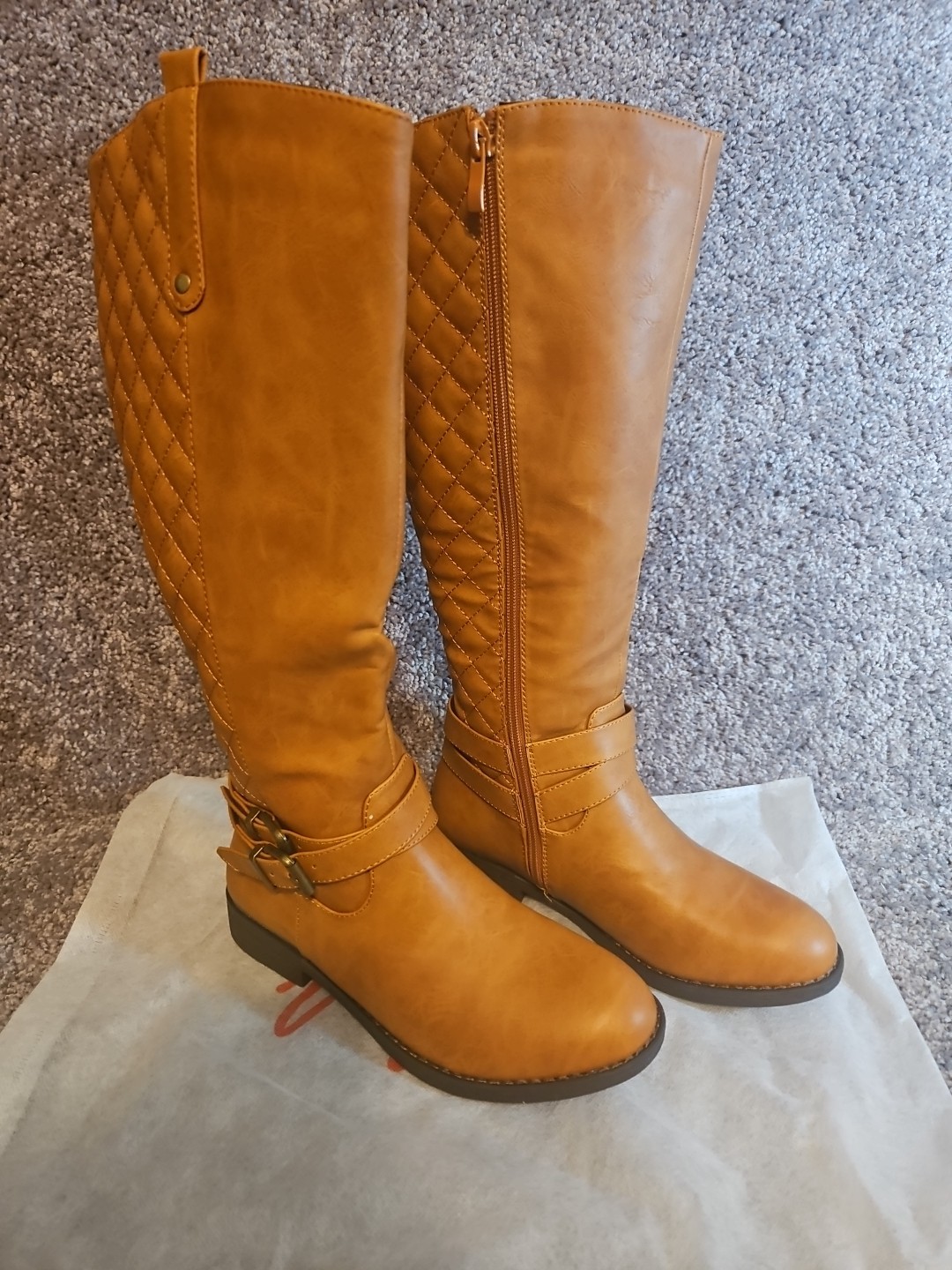 Womens Vepose Camel Color Tall Riding Boots. Style 949. Size 6. New